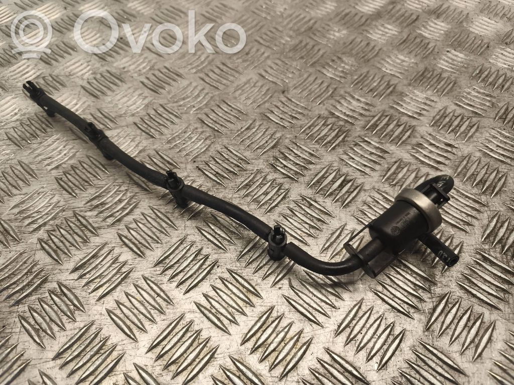 Audi A4 S4 B8 8K Fuel return line/hose 
