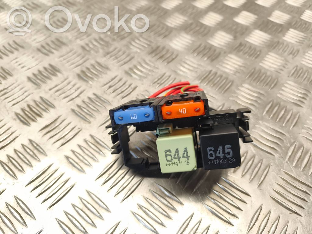 Audi A6 S6 C7 4G Rėlių montavimo blokas 