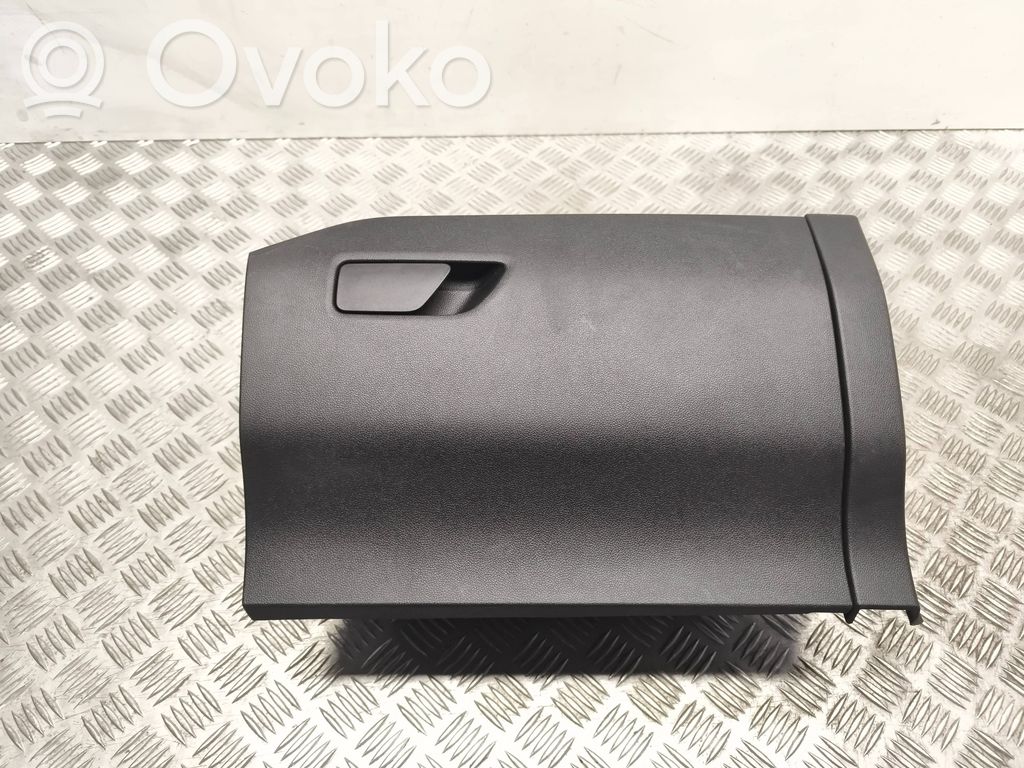 Ford Focus Glove box 