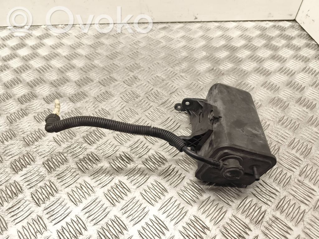 Volkswagen Golf V Active carbon filter fuel vapour canister 