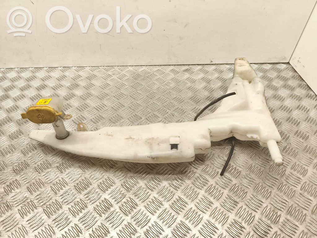 Ford Focus Windshield washer fluid reservoir/tank 