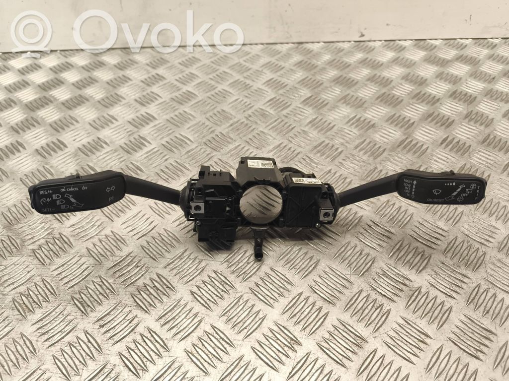 Skoda Fabia Mk3 (NJ) Interruptor/palanca de limpiador de luz de giro 