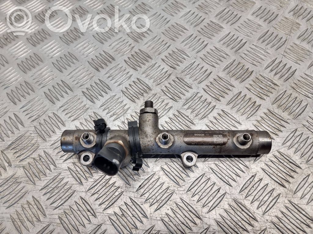 Volkswagen Phaeton Fuel main line pipe 