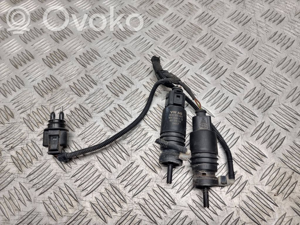 Windscreen/windshield washer pump   3D0955681,001018