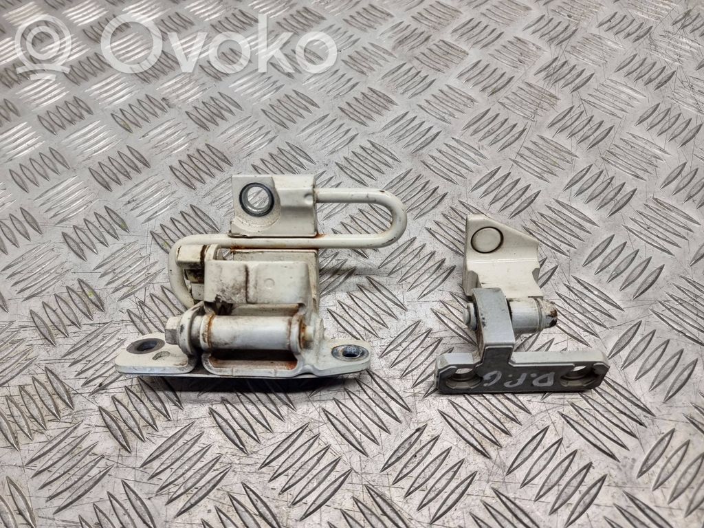 Zawiasy drzwi tylnych / Komplet   3D4833402,3D48334120