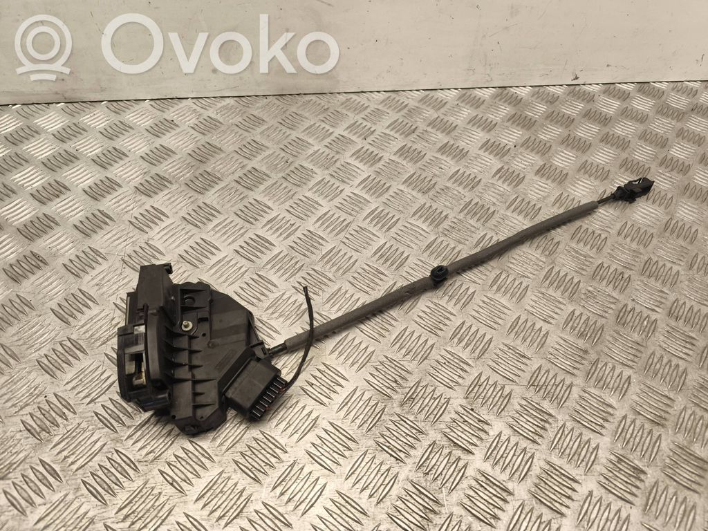 Ford Focus Priekšpusē slēdzene 
