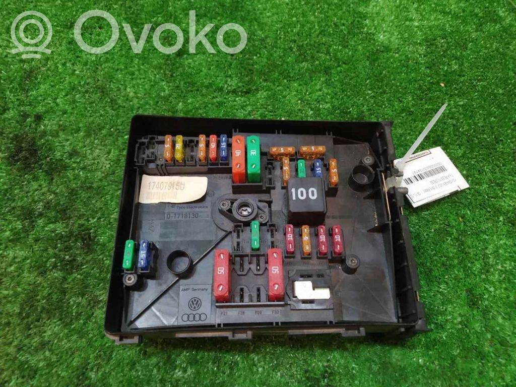 Volkswagen Golf VI Drošinātāju bloks 