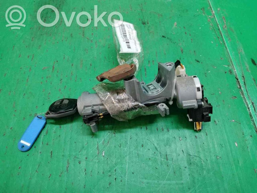 Suzuki SX4 Moottorin start-stop-painike/kytkin 