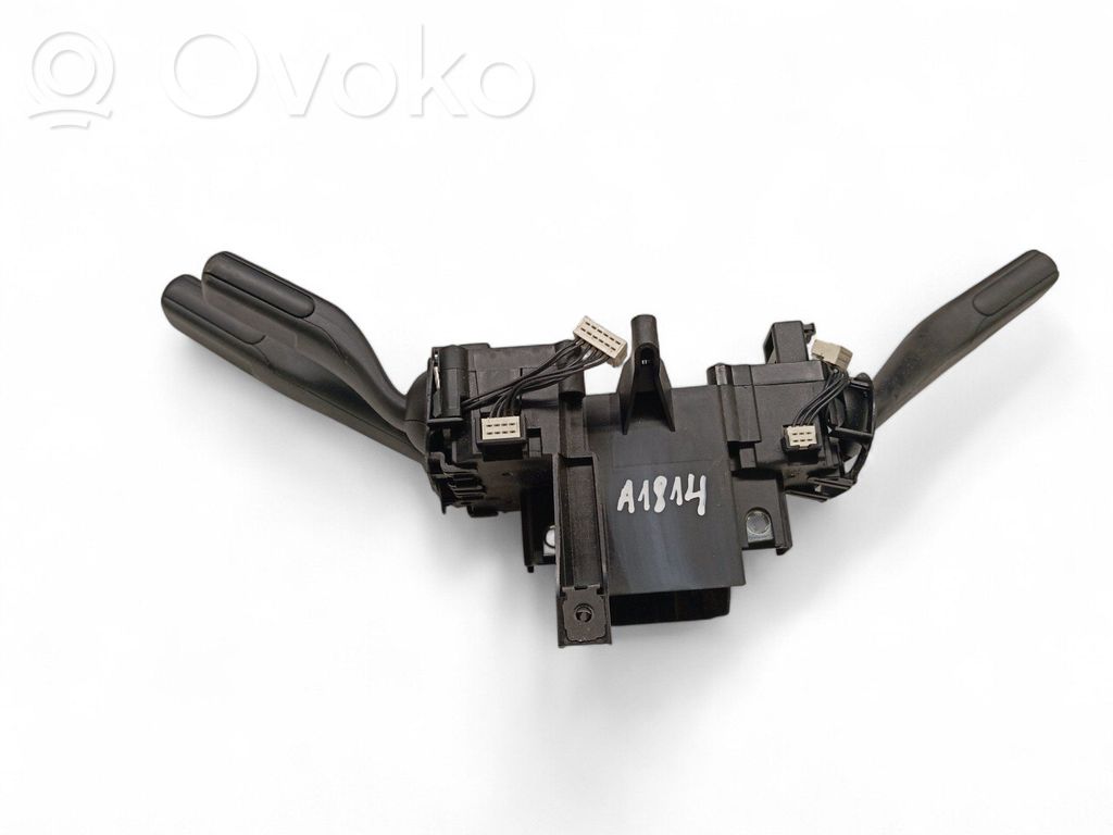 Volkswagen PASSAT B7 Indicator stalk 