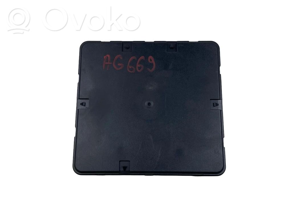Audi A4 S4 B9 8W Central body control module 