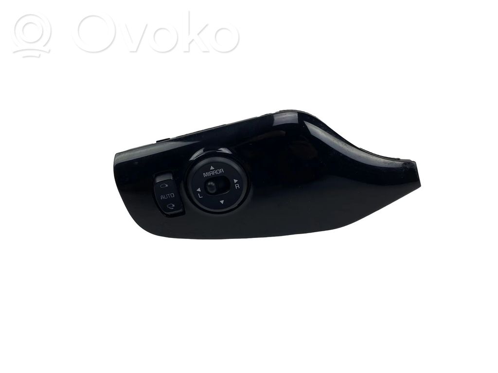 KIA Ceed Wing mirror switch 