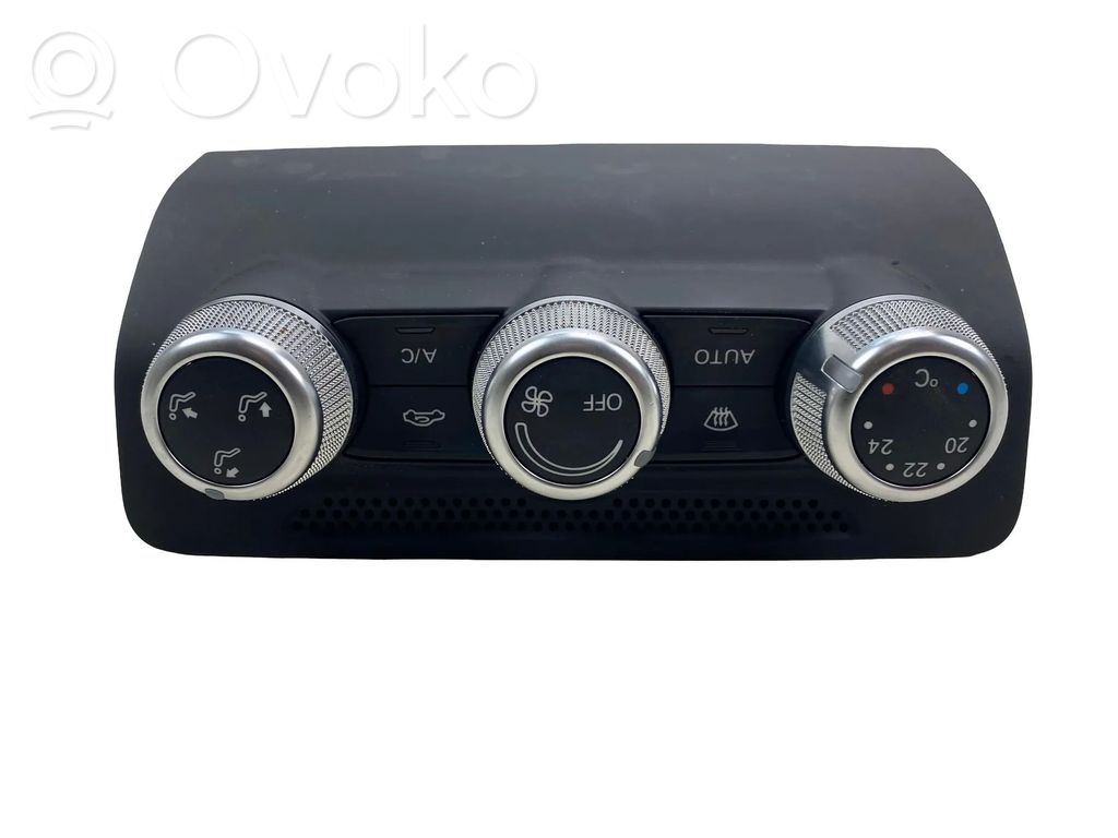 Audi A1 Interior fan control switch 