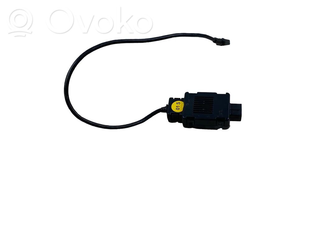Volkswagen PASSAT B9 Enchufe conector USB 