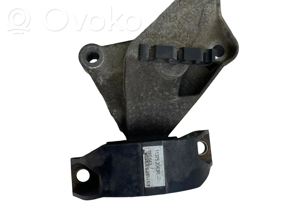 Renault Captur II Engine mount bracket 