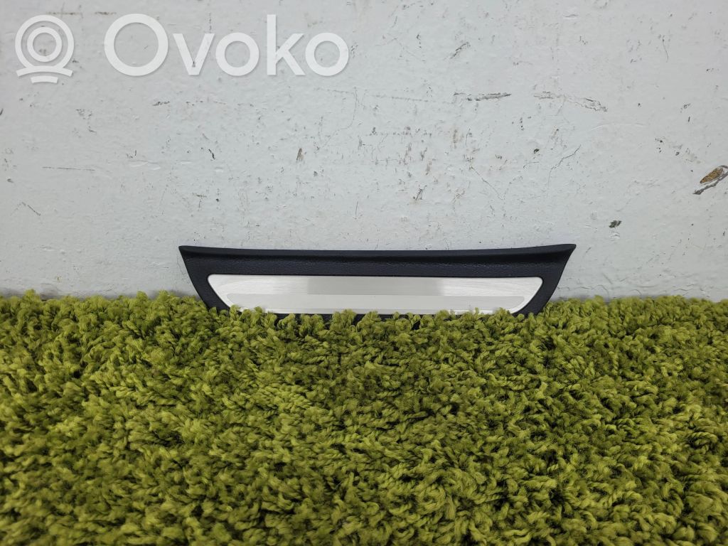 Moldura lateral zona de pies   85878J7000