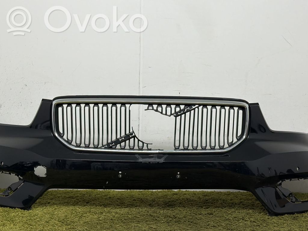 Volvo XC40 Parachoques delantero 