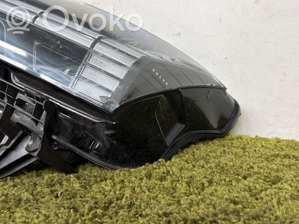 Volvo EX30 Scheinwerfer 