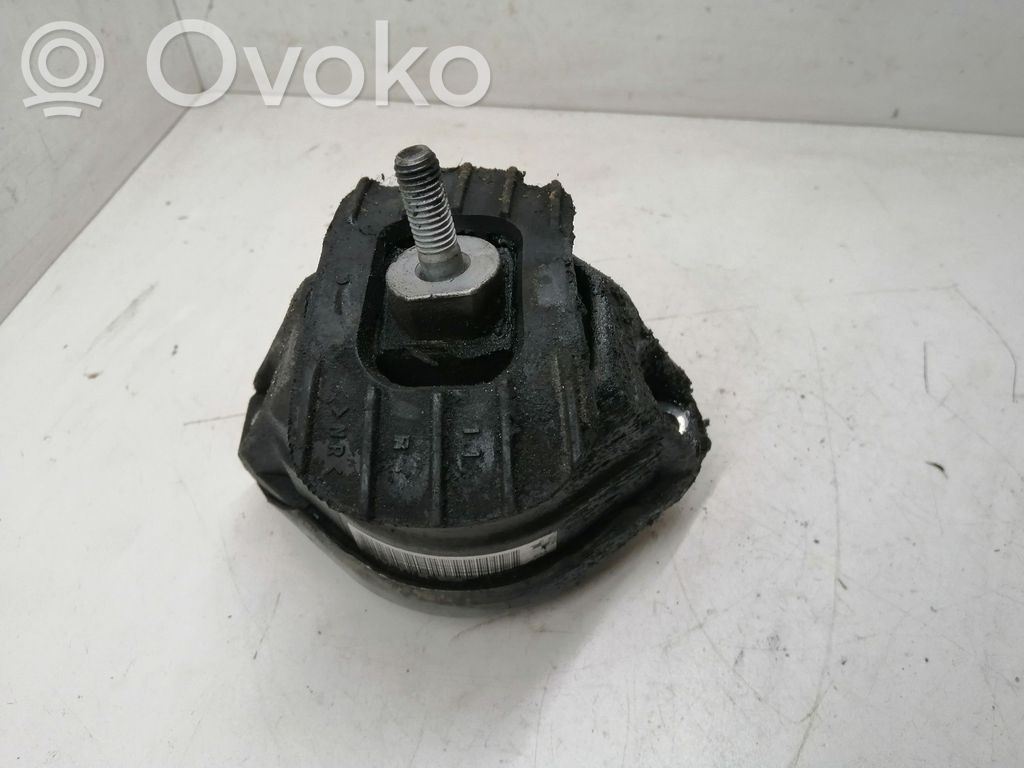 BMW 5 E60 E61 Variklio pagalvė 