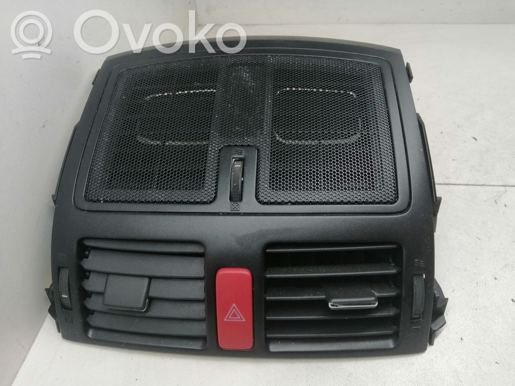 Toyota Auris E180 Griglia di ventilazione centrale cruscotto 