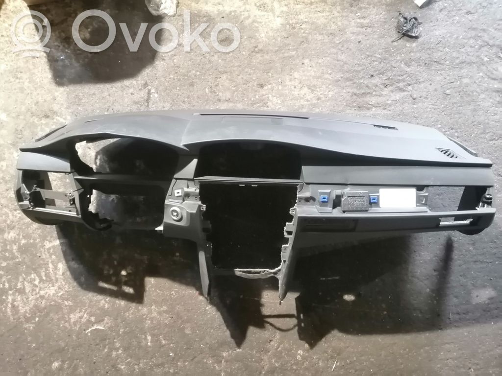 BMW 5 E60 E61 Panelė 