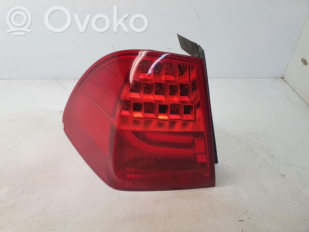 Rear/tail lights   4871737