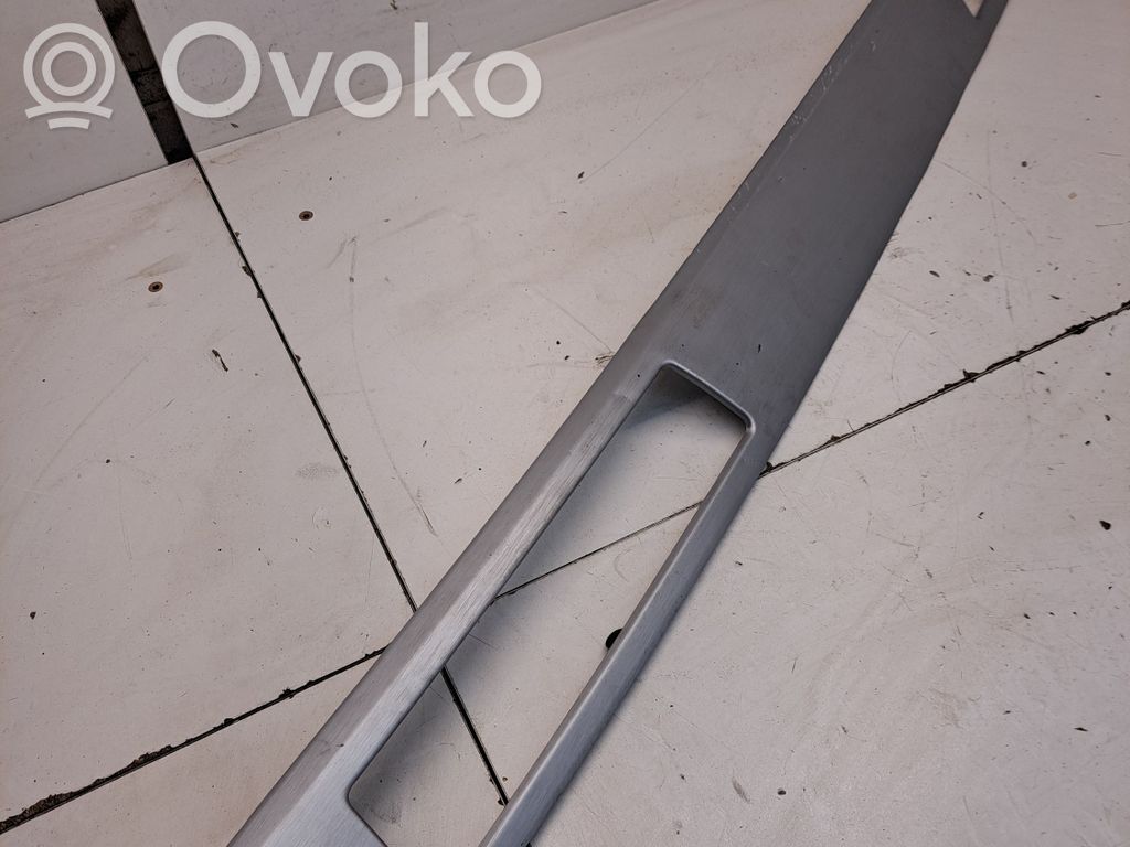 BMW 5 E60 E61 Dekoratyvinė apdailos juostelė 
