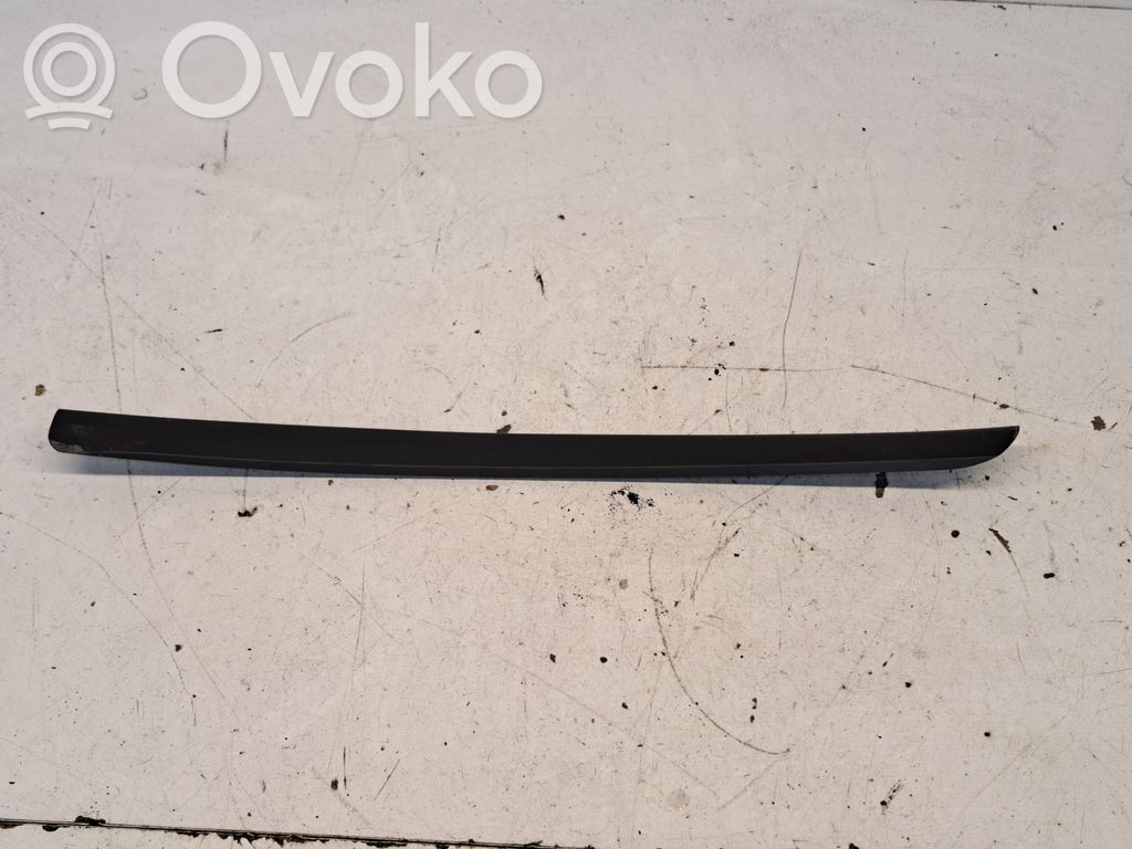 BMW 7 E65 E66 Aizmugurē durvju stikla apdare 