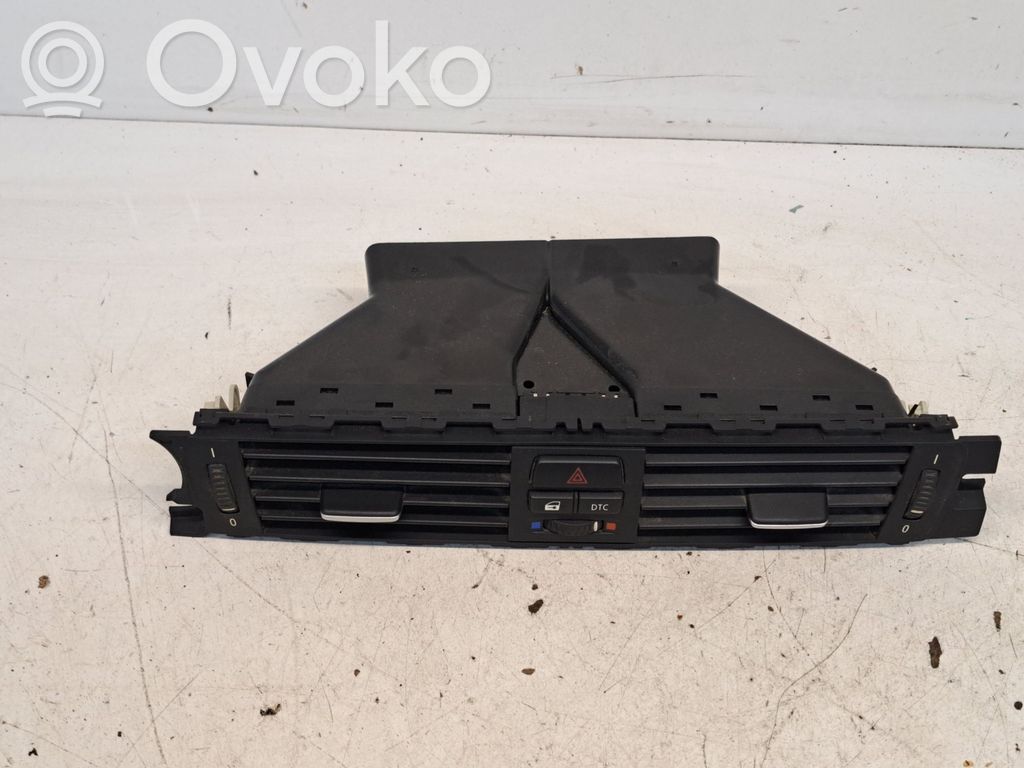 Grille d'aération centrale   642291304589