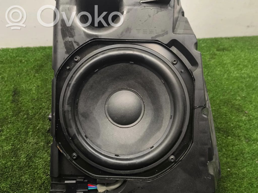 Tesla Model 3 Subwoofer 