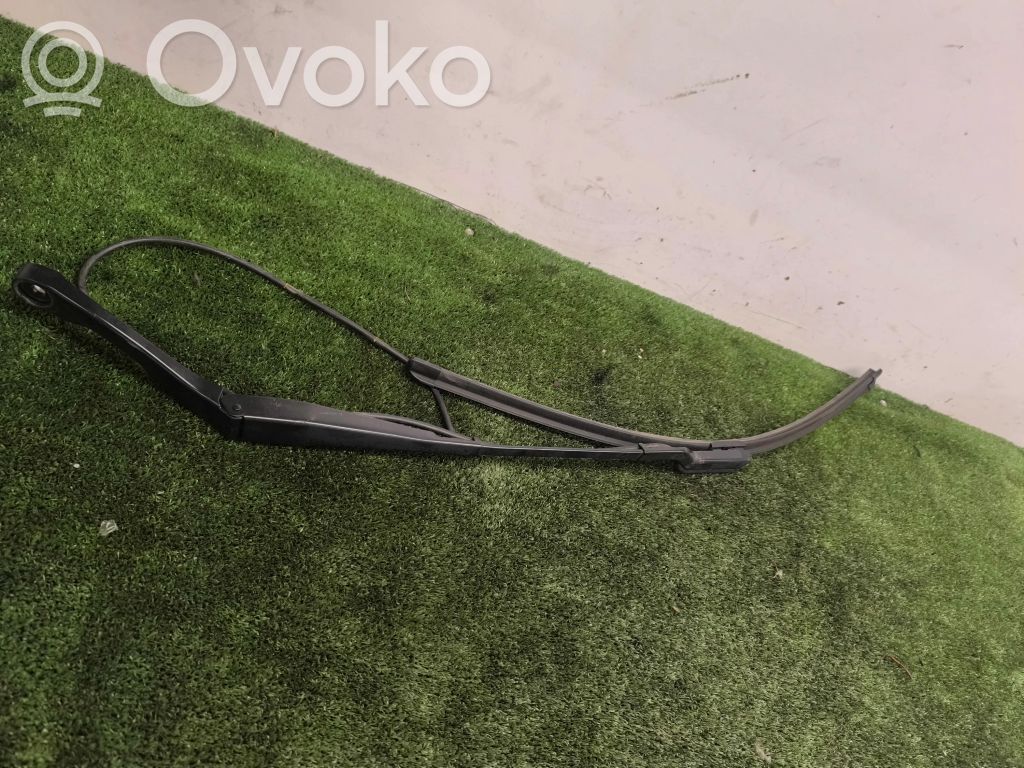 Tesla Model 3 Front wiper blade arm 