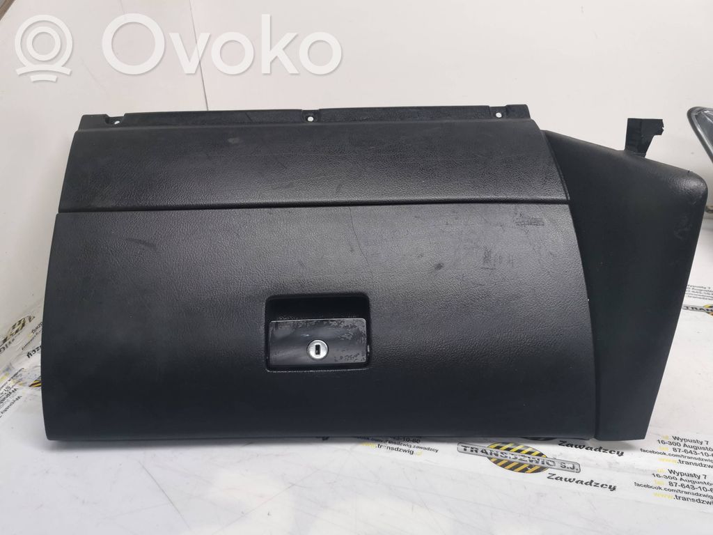 Volkswagen Golf IV Handschuhfach 