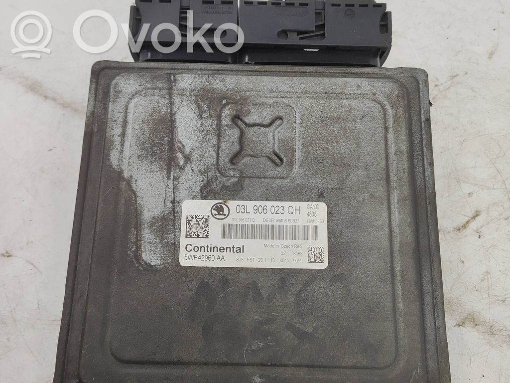 Volkswagen Golf VI Engine control unit/module 