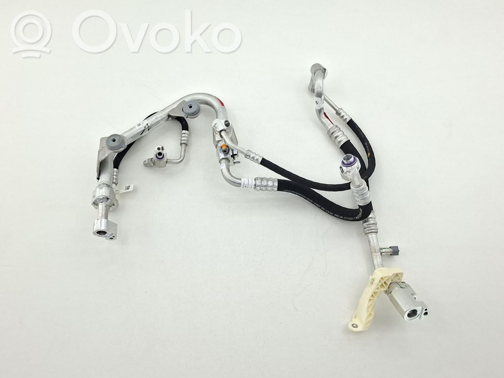 BMW i4 Ilmastointilaitteen putki (A/C) 