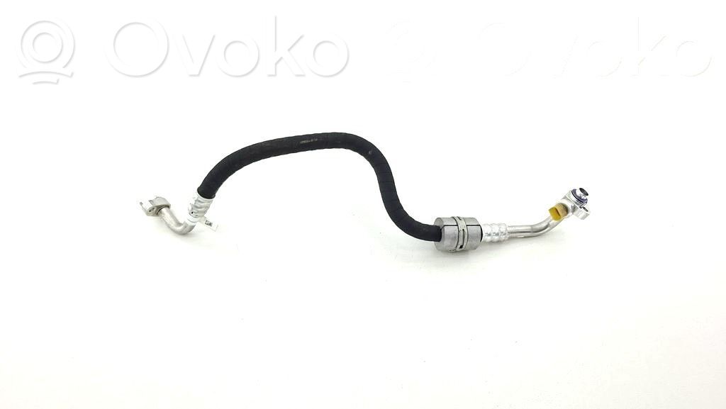BMW i4 Ilmastointilaitteen putki (A/C) 