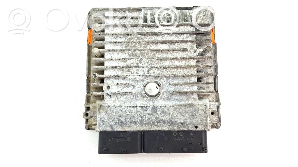 Volkswagen Golf VI Engine control unit/module 