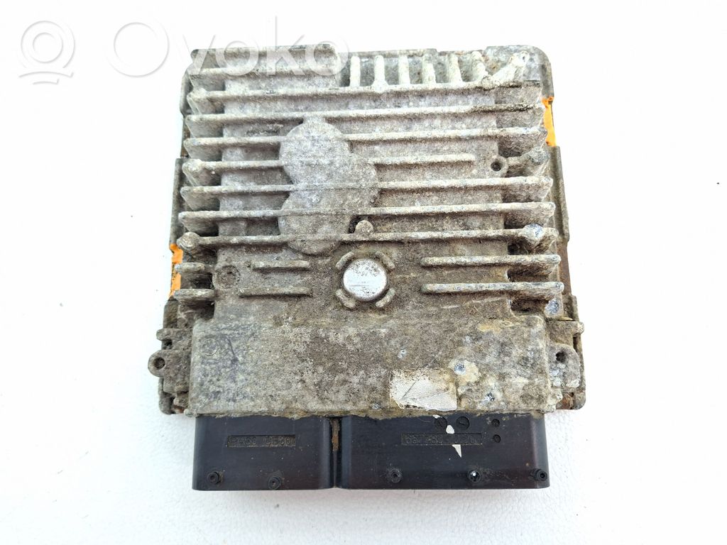 Volkswagen Golf VI Engine control unit/module 