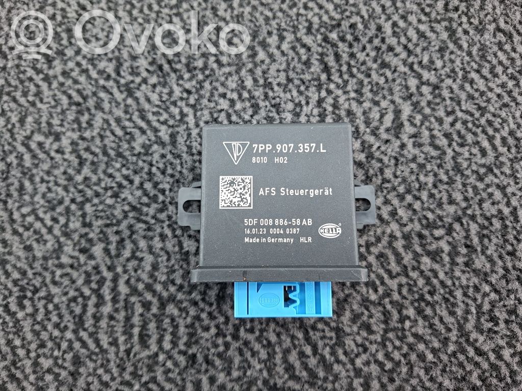 Porsche Macan (95B) Light module LCM 