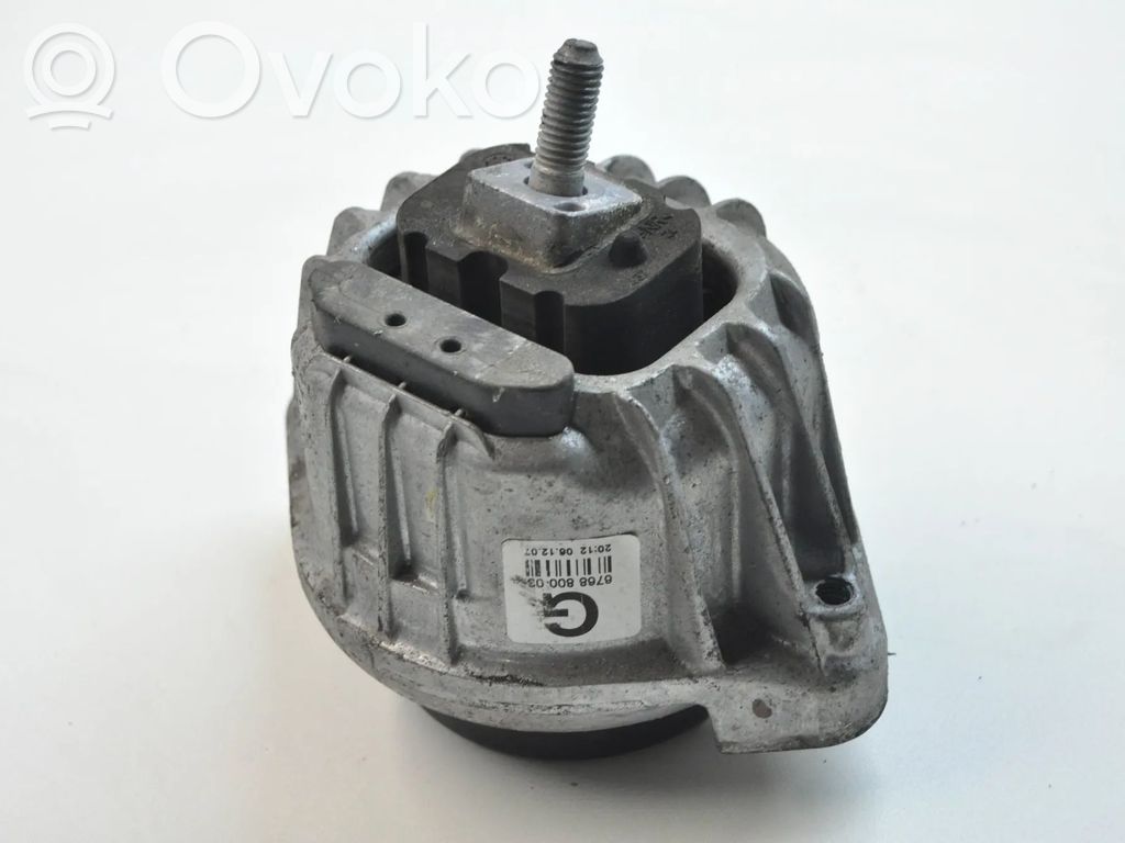 Soporte de montaje del motor   6768800