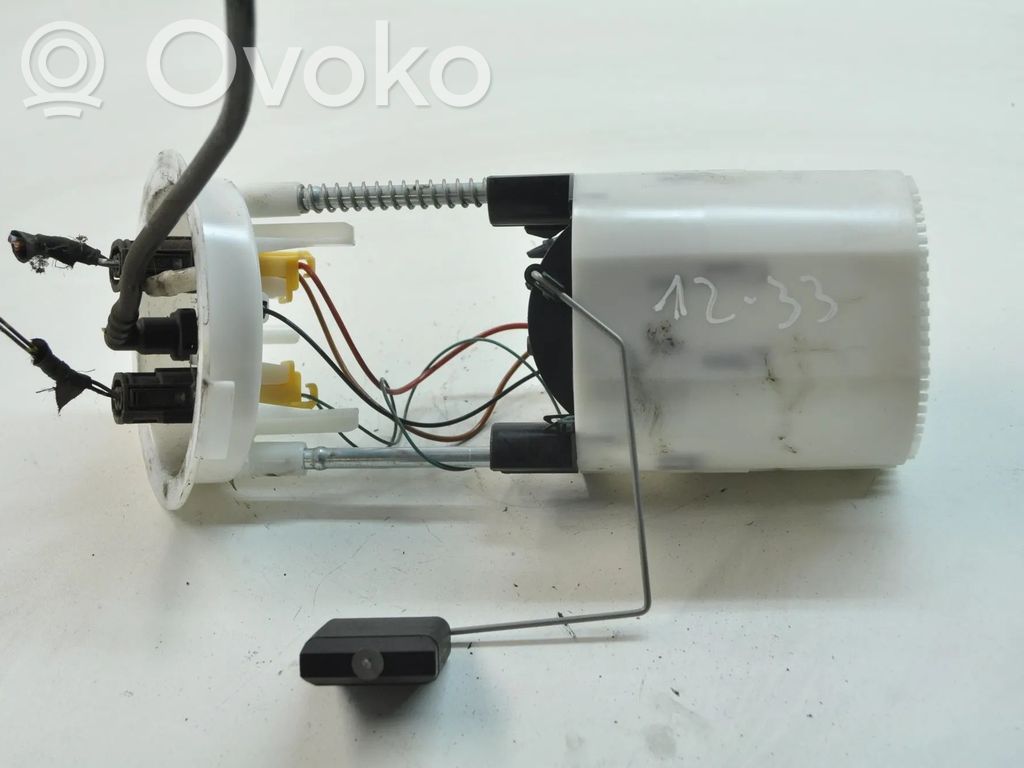 BMW 3 E90 E91 Polttoainesäiliön pumppu 
