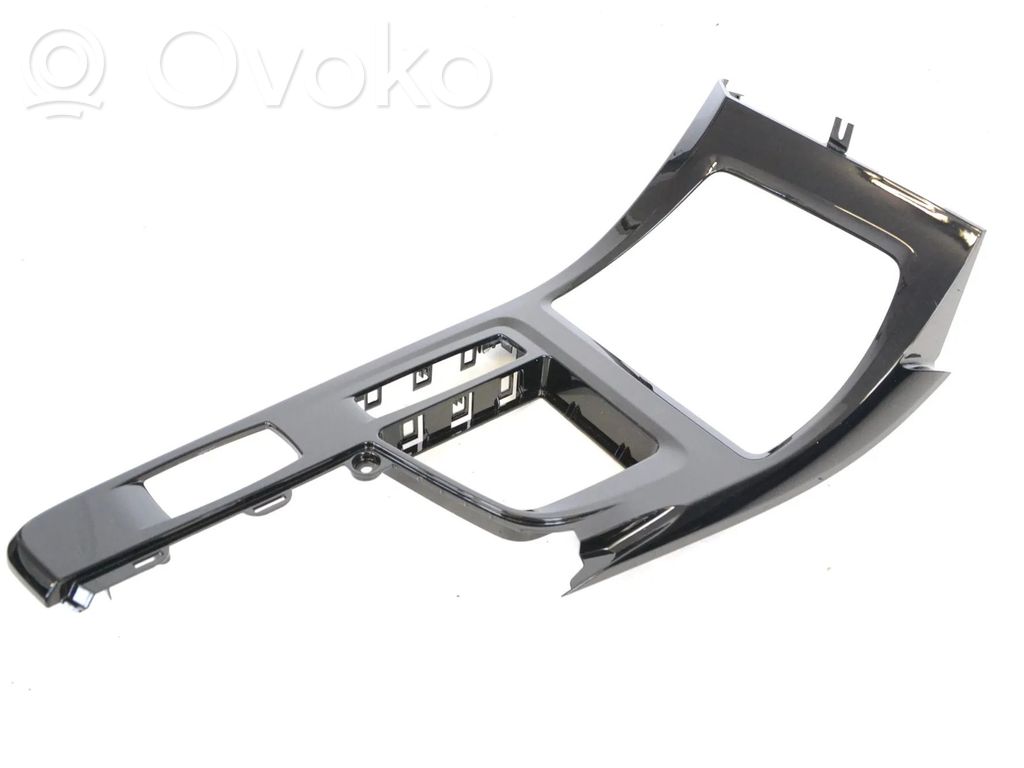 BMW X1 F48 F49 Ramka schowka deski rozdzielczej 