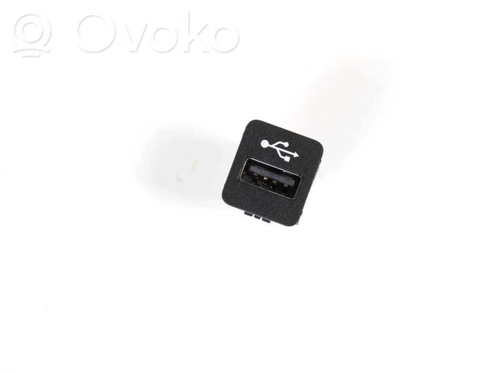 BMW 3 G20 G21 Enchufe conector USB 