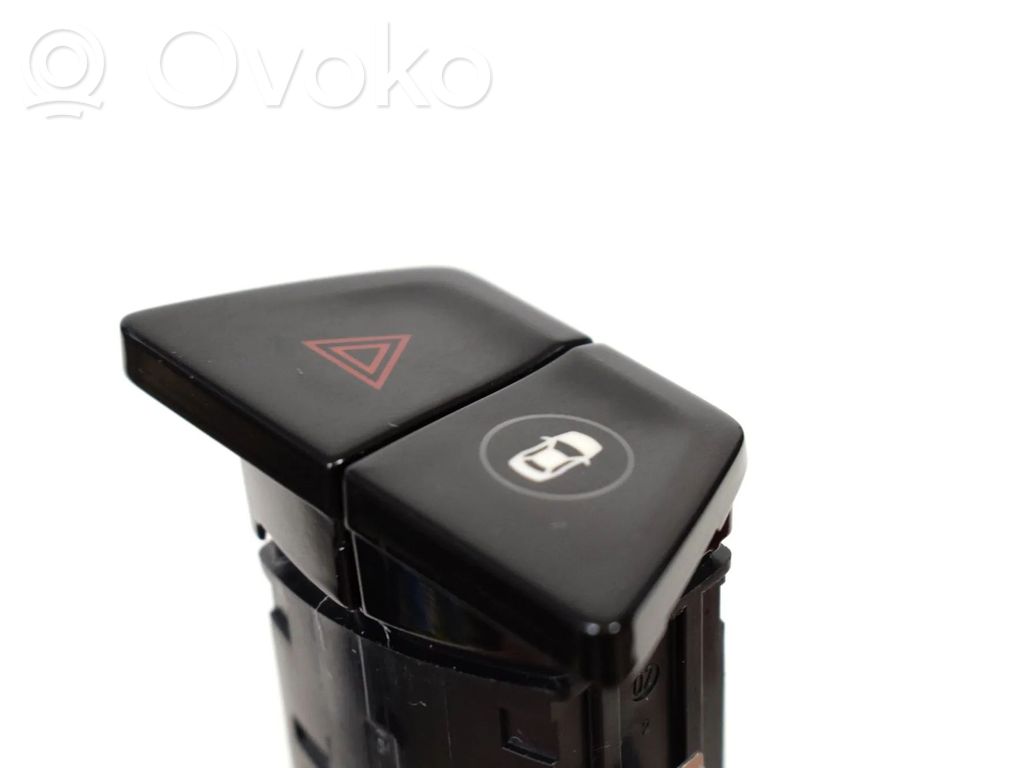 BMW 5 G30 G31 G38 Przycisk świateł awaryjnych 
