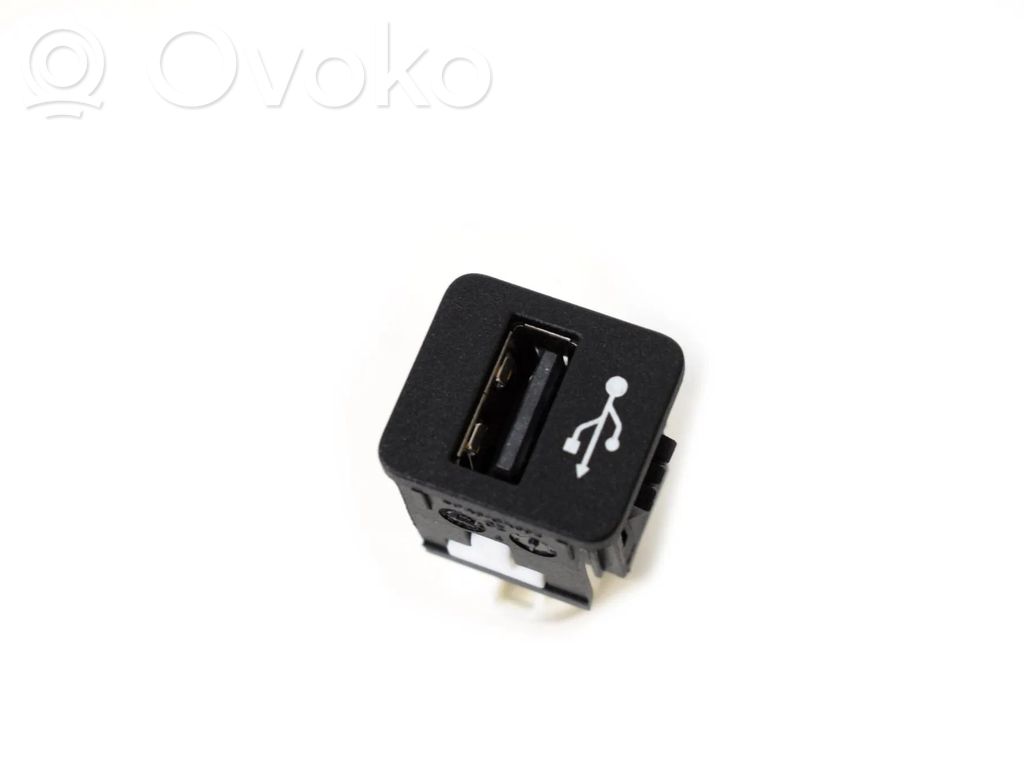 BMW 3 G20 G21 Enchufe conector USB 