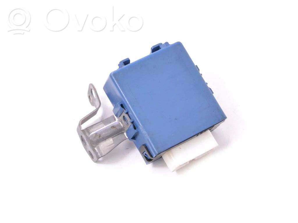 Lexus RX 330 - 350 - 400H Door central lock control unit/module 