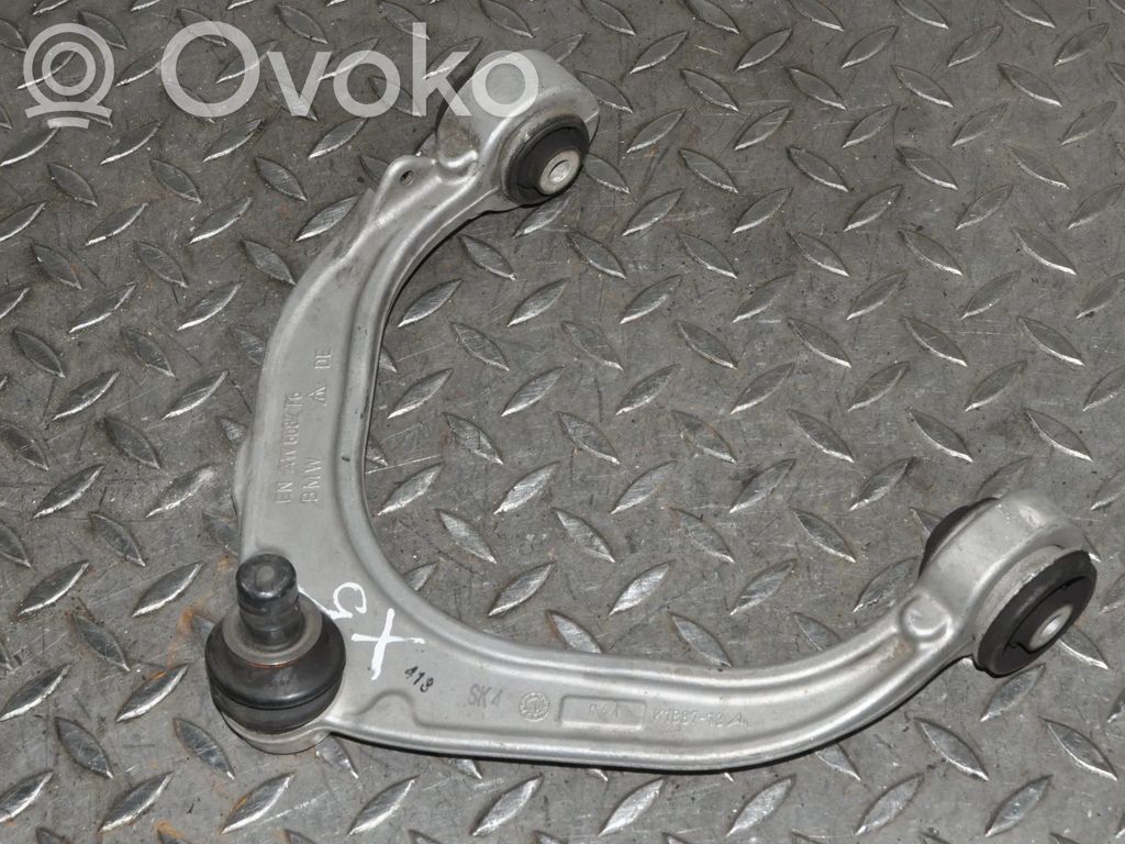 BMW X5 E70 U veida svira 