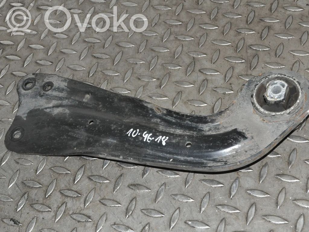 Audi TT TTS Mk2 Taka-ylätukivarren haarukkavipu 