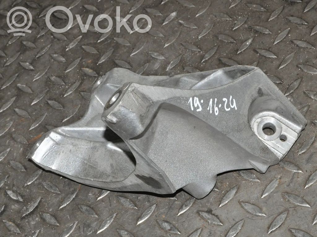 Audi Q7 4M Engine mounting bracket 