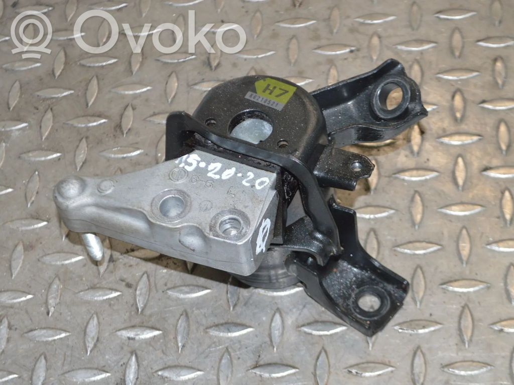 Engine mount bracket   K6210521
