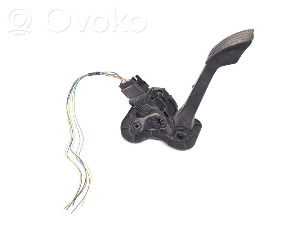 Akceleratoriaus pedalas   CC119F836AA