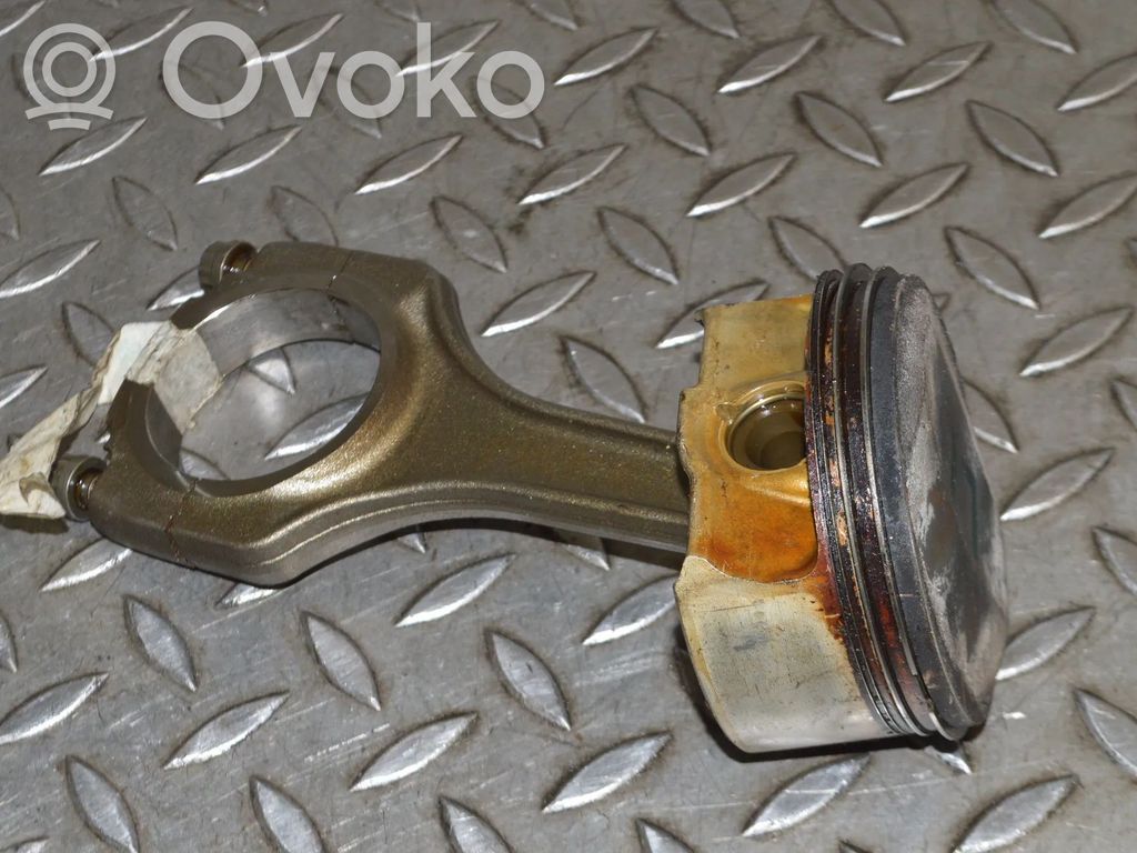 BMW M3 e92 Piston 